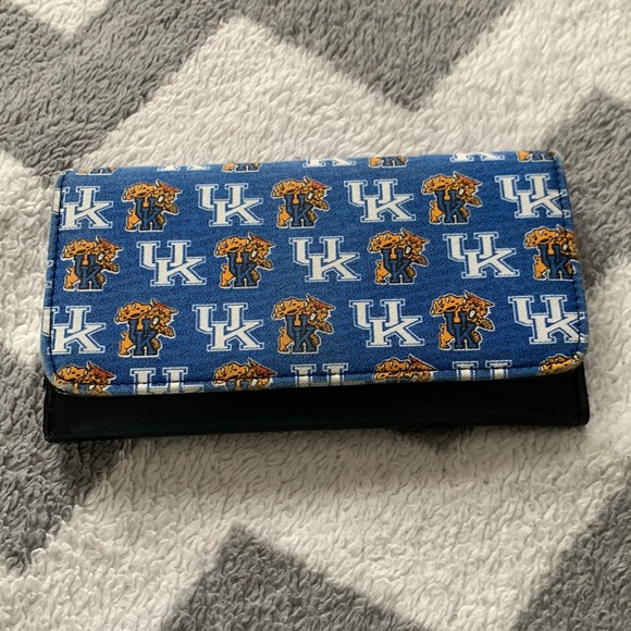 Kentucky Wallet, blue with the UK symbol and original Wildcat logo. - Picture 1 of 8
